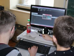 14 Die Jungs schneiden